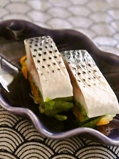 コノシロの酢じめと野菜の押し寿司-レシピのメイン写真