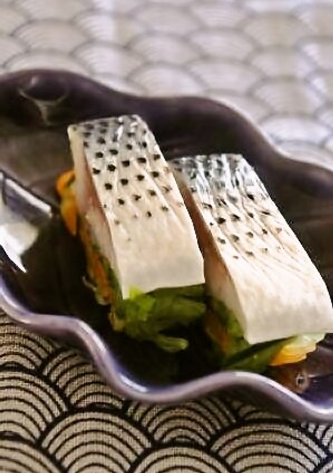 コノシロの酢じめと野菜の押し寿司-レシピのメイン写真