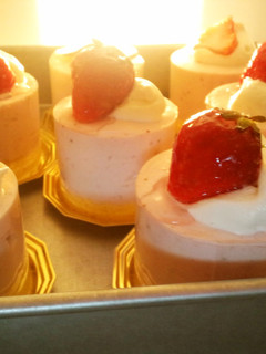 おひとり様苺のムースケーキ-レシピのメイン写真