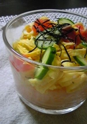 充実野菜でほんのり桃色　彩りちらし寿司-レシピのメイン写真