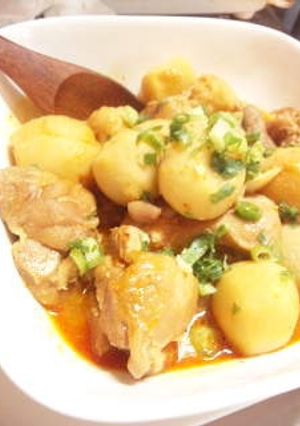 鶏肉と冷凍里芋のピリ辛煮物-レシピのメイン写真