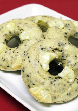 ★黒ゴマとチーズの豆腐入り焼きドーナツ★-レシピのメイン写真