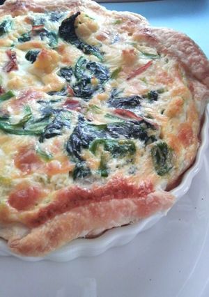 カリフラワーとほうれん草のキッシュ-レシピのメイン写真