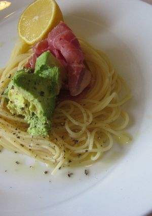 美人ママへ♪アボガドと生ハムのパスタ-レシピのメイン写真
