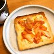 クリームチーズとキムチのトースト