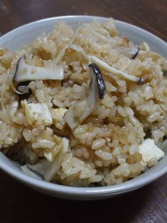 きのこと油あげの炊き込みごはん-レシピのメイン写真