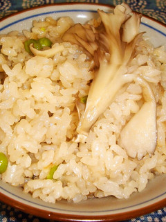 舞茸とグリンピースの炊き込みご飯-レシピのメイン写真