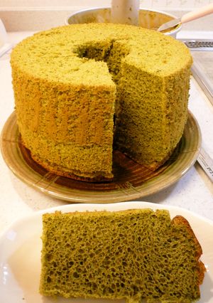 ほんのり優しいミルク抹茶シフォンケーキ-レシピのメイン写真