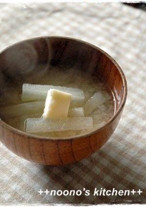 大根のお味噌汁にバター♬-レシピのメイン写真