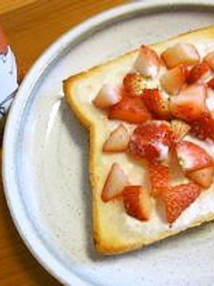 春の✿いちごヨーグルト✿トースト-レシピのメイン写真