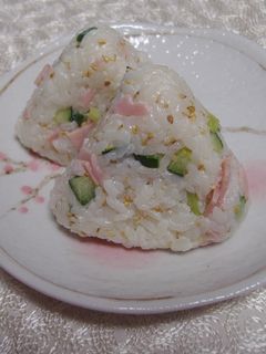 サラダおにぎり-レシピのメイン写真