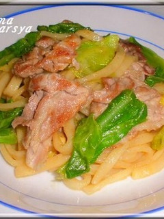 春キャベツと豚肉のカレー風味焼きうどん♪-レシピのメイン写真