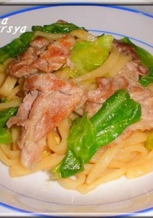 春キャベツと豚肉のカレー風味焼きうどん♪-レシピのメイン写真