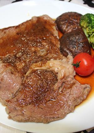 高級肉に変身◆ソースも旨い牛ステーキ◆-レシピのメイン写真
