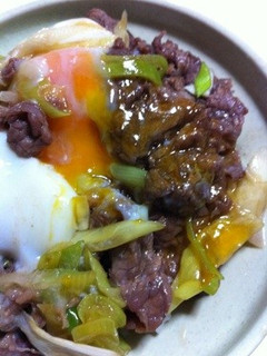 超簡単...丼で...牛丼. 温玉のせ-レシピのメイン写真