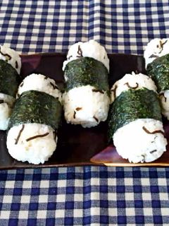 塩昆布とチーズのおにぎり-レシピのメイン写真