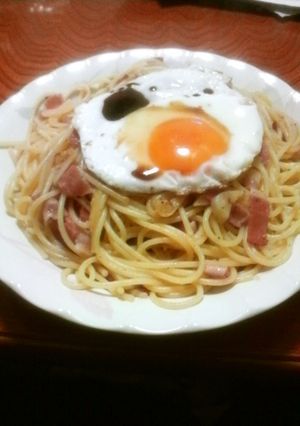 簡単美味しい☆目玉焼きのせペペロンチーノ-レシピのメイン写真