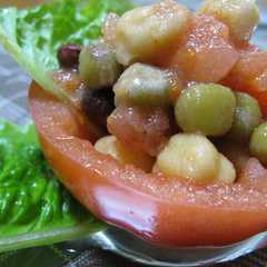 รูปของ 豆サラダのトマトカップ