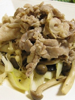 豚肉とキノコの黒胡椒炒めレモン風味-レシピのメイン写真