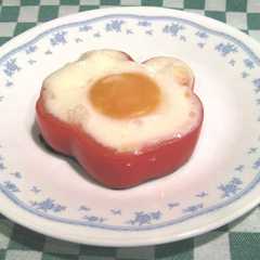 รูปของ お弁当に♪目玉焼きinパプリカ