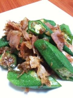 ベーコンとおくらのニンニクおかか炒め-レシピのメイン写真