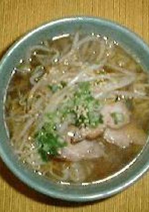 もやしたっぷりラー油ラーメン(煮豚の煮汁を使ったレシピ）-レシピのメイン写真