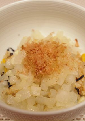 新玉ねぎとコーンと塩昆布の丼-レシピのメイン写真
