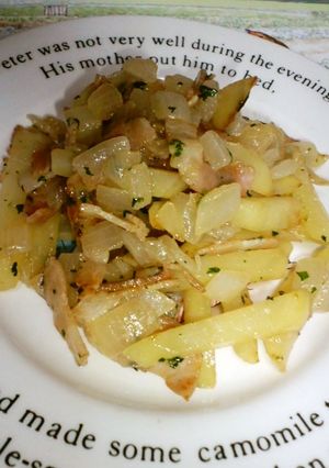 新じゃがと新玉ねぎとベーコンの炒め物-レシピのメイン写真