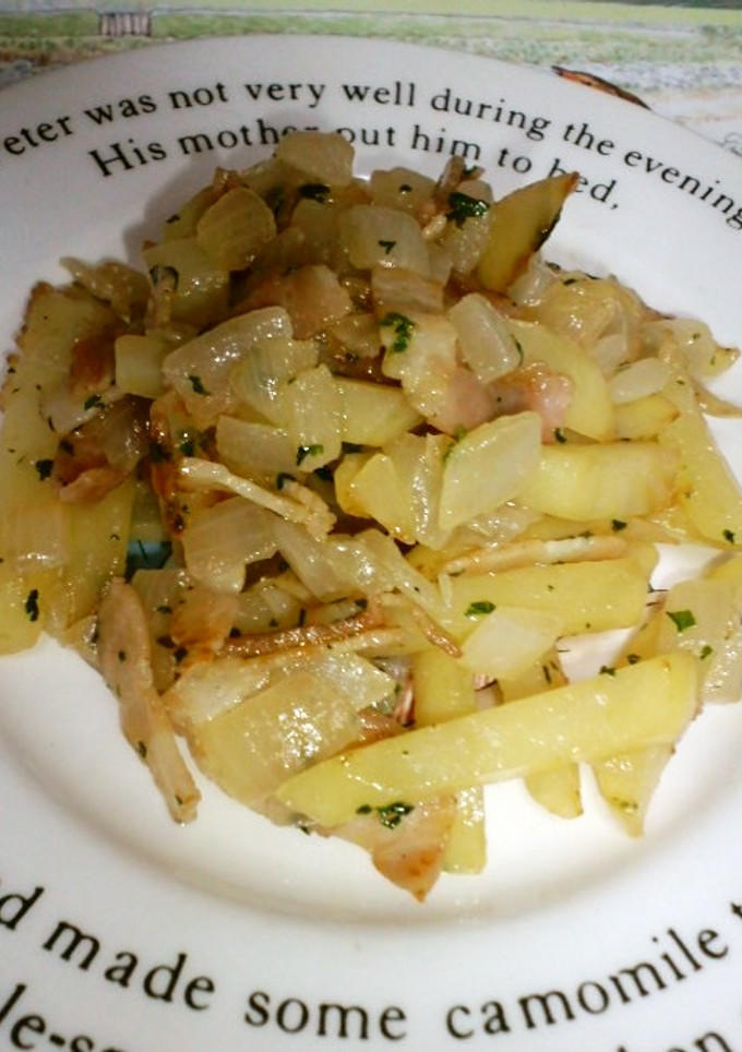 新じゃがと新玉ねぎとベーコンの炒め物-レシピのメイン写真