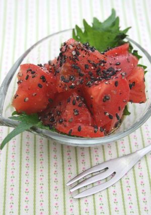 安いトマトが激ウマに！トマトの胡麻和え-レシピのメイン写真