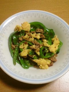 豚丼のタレで作るピーマンと卵の炒めもの-レシピのメイン写真