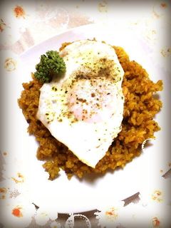 市販の素で簡単目玉焼き乗せドライカレー-レシピのメイン写真