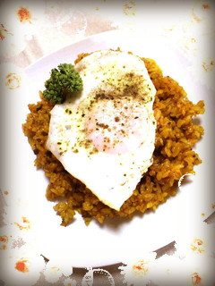 市販の素で簡単目玉焼き乗せドライカレー-レシピのメイン写真