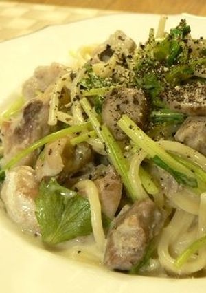 パスタのためのオイルソースでチキンパスタ-レシピのメイン写真