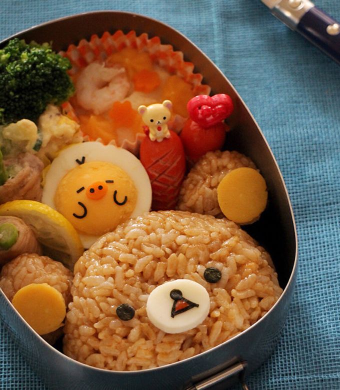 新品未開封　リラックマ　おにぎりセット　キャラ弁　キイロイトリ 新品》リラックマ おにぎりセット キイロイトリ のり抜き型