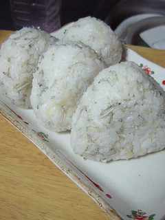 チーズとしらすのおにぎり-レシピのメイン写真
