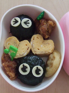 幼稚園 キャラ弁 トトロまっくろくろすけ-レシピのメイン写真