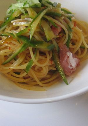 美人ママへ♪ビビン麺風辛いパスタでランチ-レシピのメイン写真