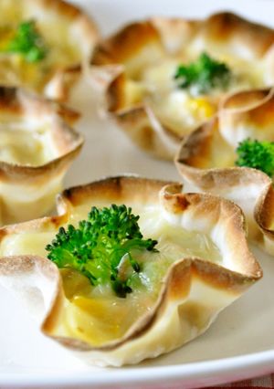 餃子の皮♪鮭とアボカドのカップPizza-レシピのメイン写真