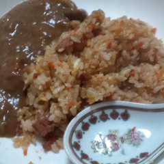 รูปของ 残ったカレーで簡単★一味違うチャーハン