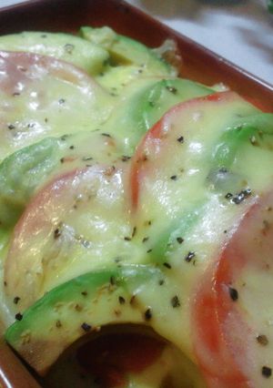 醤油が決め手！アボカドのチーズ焼き-レシピのメイン写真