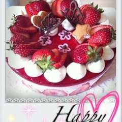รูปของ 誕生日に♪苺たっぷりレアチーズケーキ