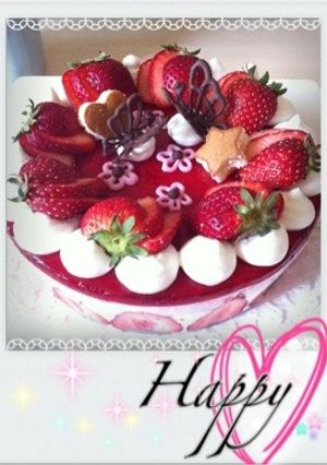 誕生日に♪苺たっぷりレアチーズケーキ-レシピのメイン写真