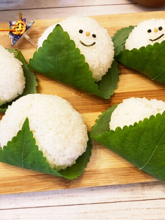 子供の日♡柏餅風おにぎり♡キャラ弁-レシピのメイン写真