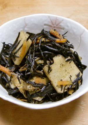 お弁当にも！筍入りひじき煮物-レシピのメイン写真