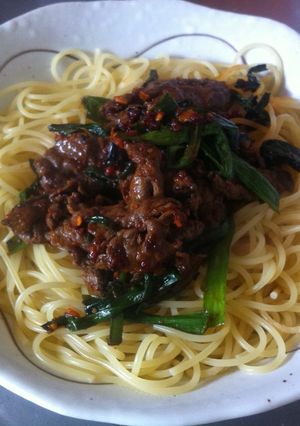 お箸で食べてね♪食べるラー油で焼肉パスタ-レシピのメイン写真