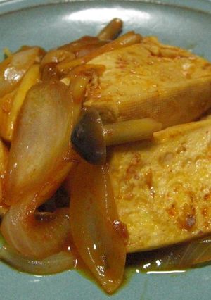 新玉ねぎと豆腐のピリ辛煮 by あっこママ☆ 【クックパッド】 簡単