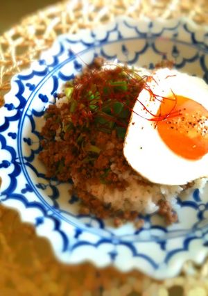 香菜入りそぼろで✩タイ風そぼろめだま丼-レシピのメイン写真