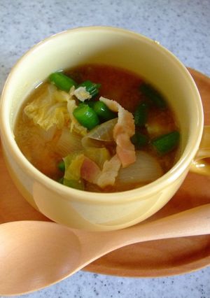 春キャベツで☆味噌バタースープ☆-レシピのメイン写真