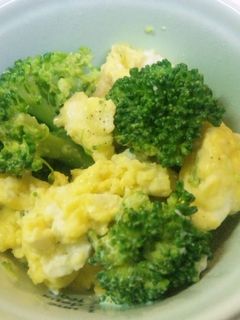 お弁当にも♪ブロッコリーと炒り卵のサラダ-レシピのメイン写真